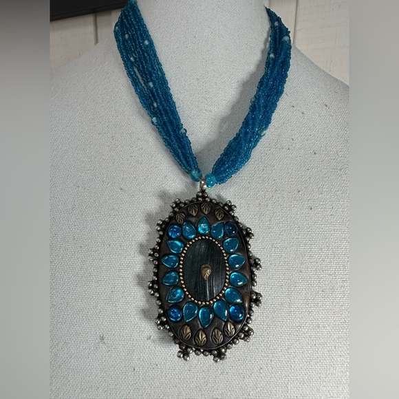 Gorgeous blue seed bead necklace with large oval medallion - Picture 2 of 8